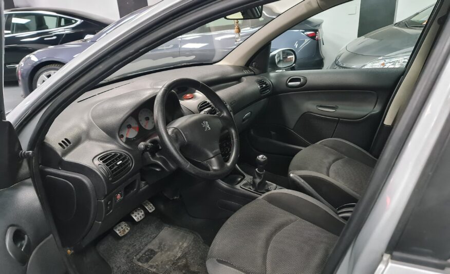 PEUGEOT 206 hdi XS-LINE