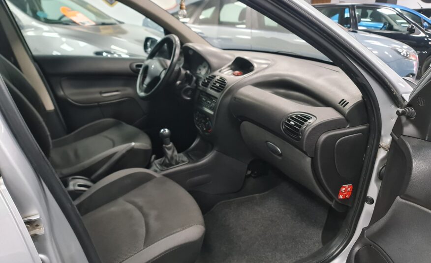 PEUGEOT 206 hdi XS-LINE