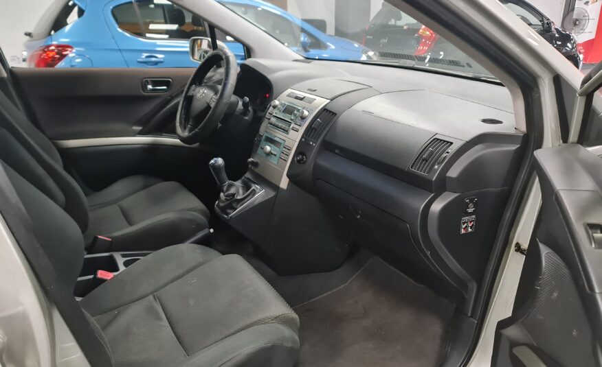 TOYOTA Corolla Verso 2.2 D2AD