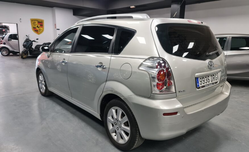TOYOTA Corolla Verso 2.2 D2AD