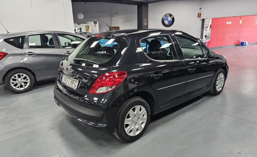 PEUGEOT 207 1.4i Access 75cv 5p
