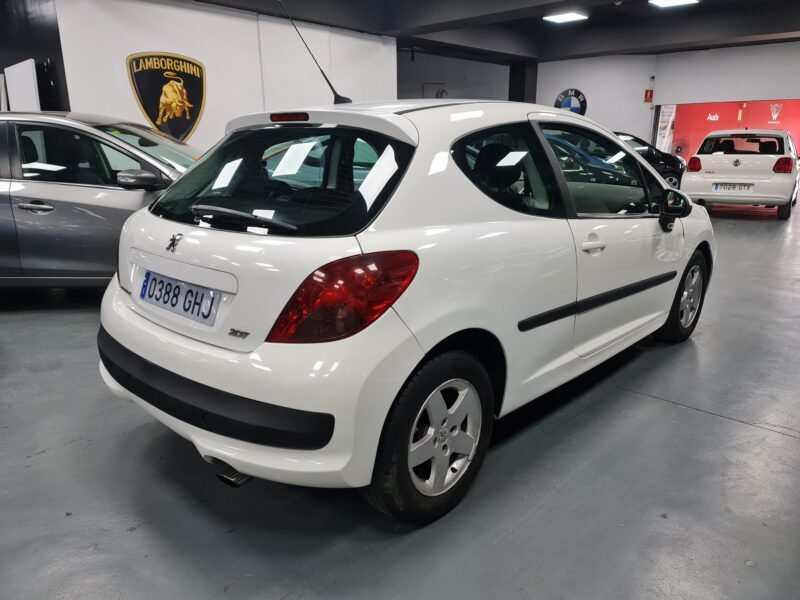 PEUGEOT 207 1.6 HDI