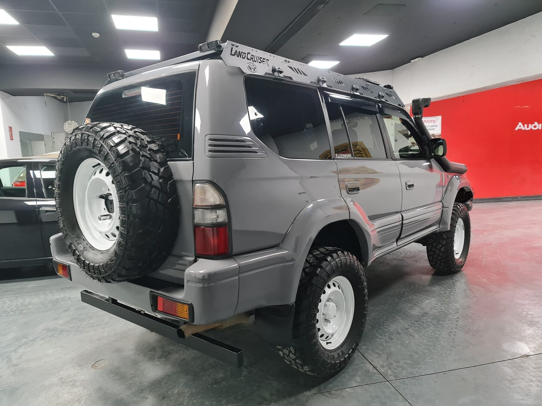TOYOTA LAND CRUISER VX