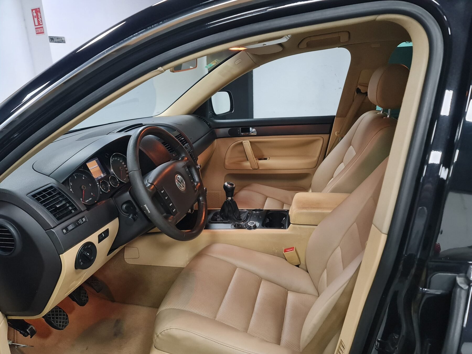 VOLKSWAGEN TOUAREG R5