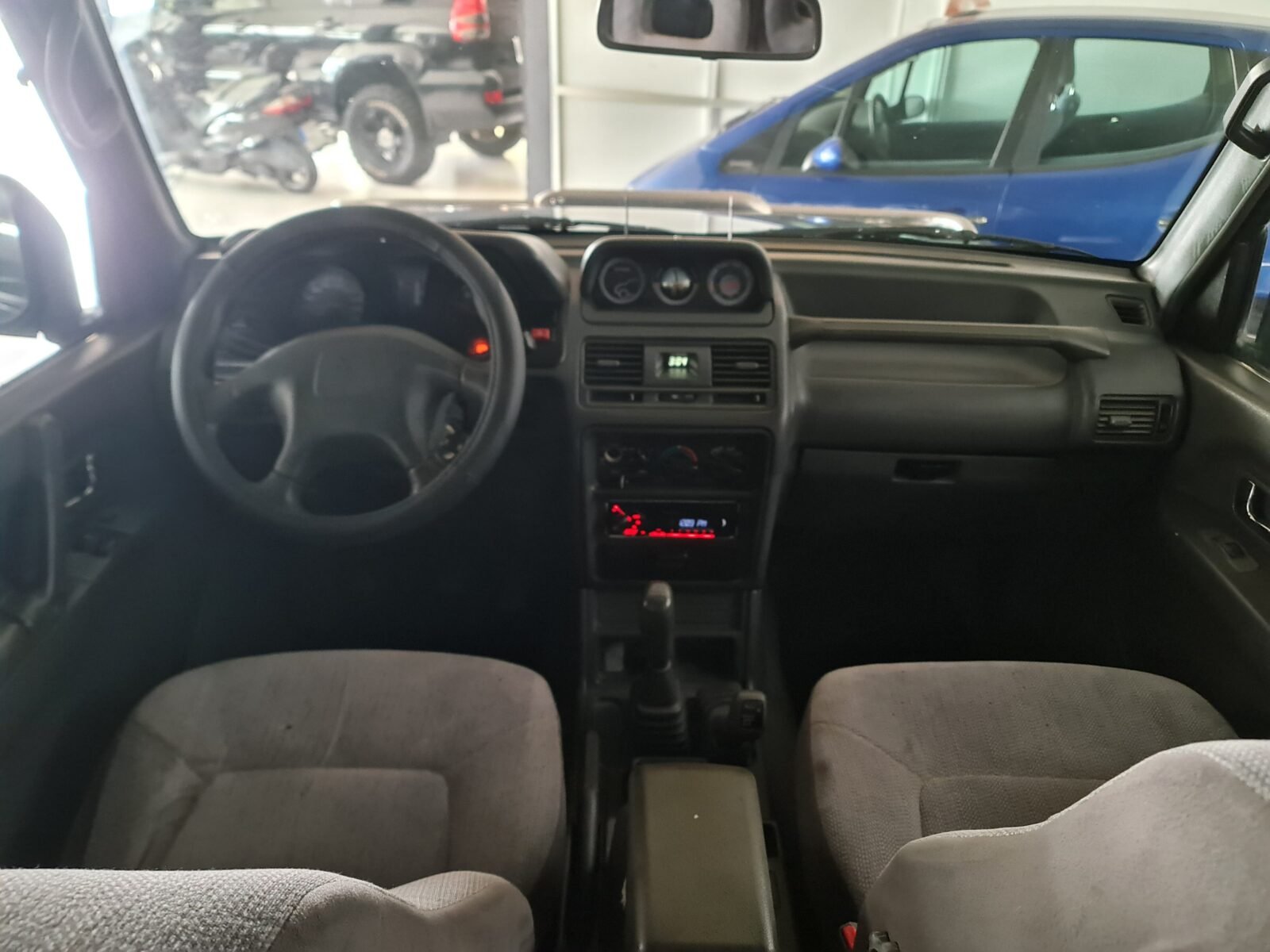 MITSUBISHI Montero GLX 2.5 